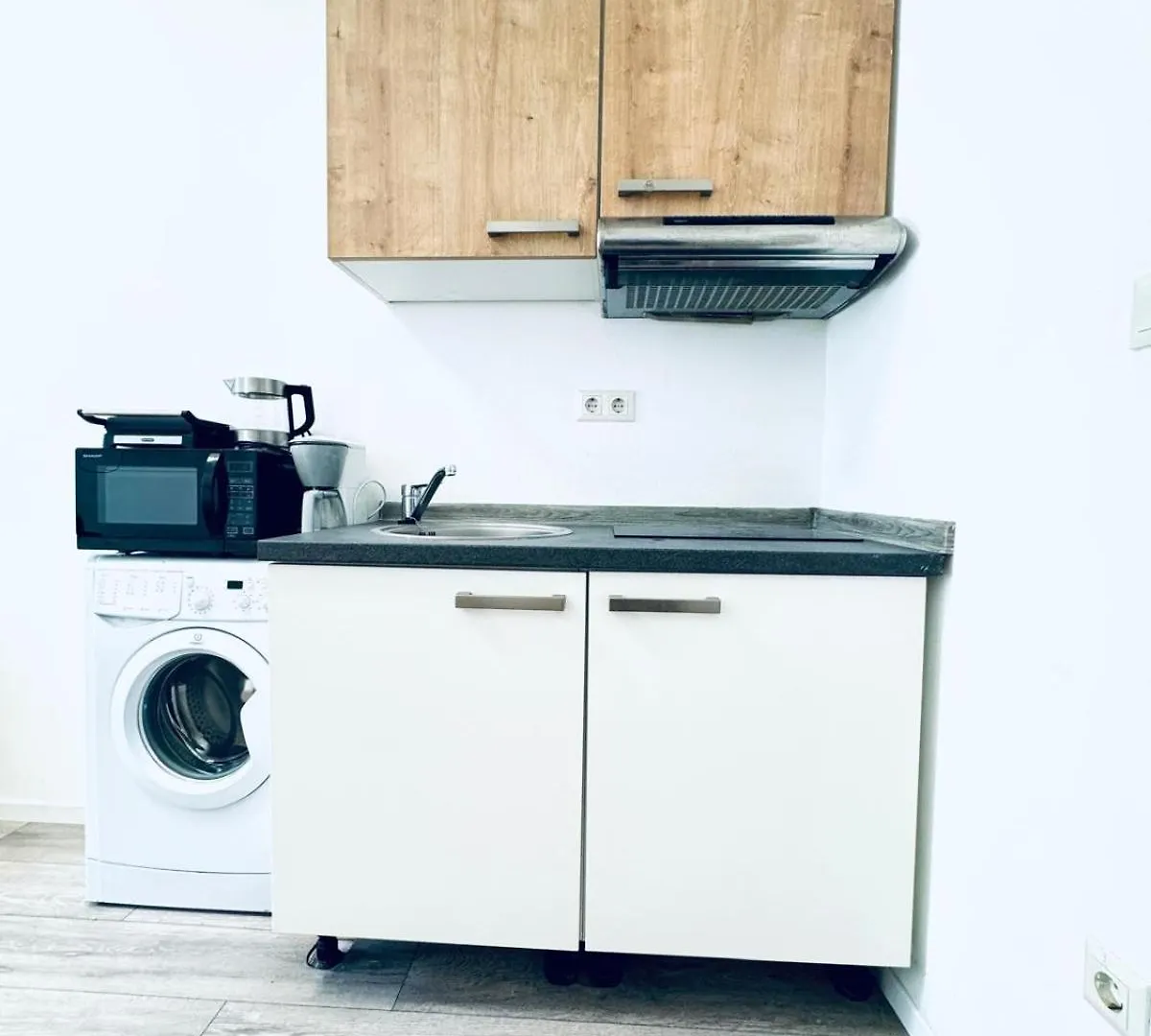 公寓 Cozy Studio Apt, 15-Min Drive To Schoenbrunn 维也纳 奥地利